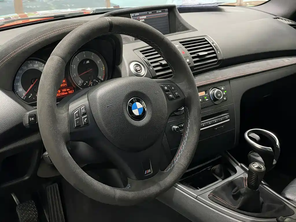 BMW 1 Series M 2012 — фото 10