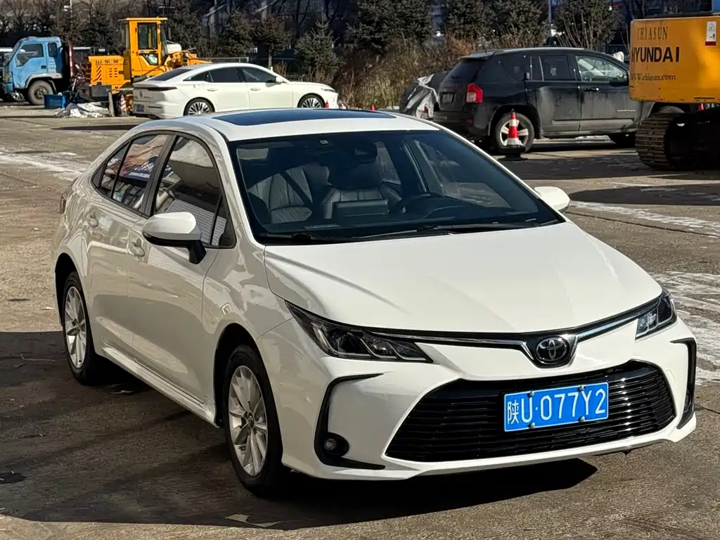 Toyota Corolla 2022 — фото 2