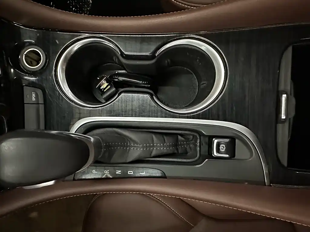 Buick Envision Plus 2020 — фото 16