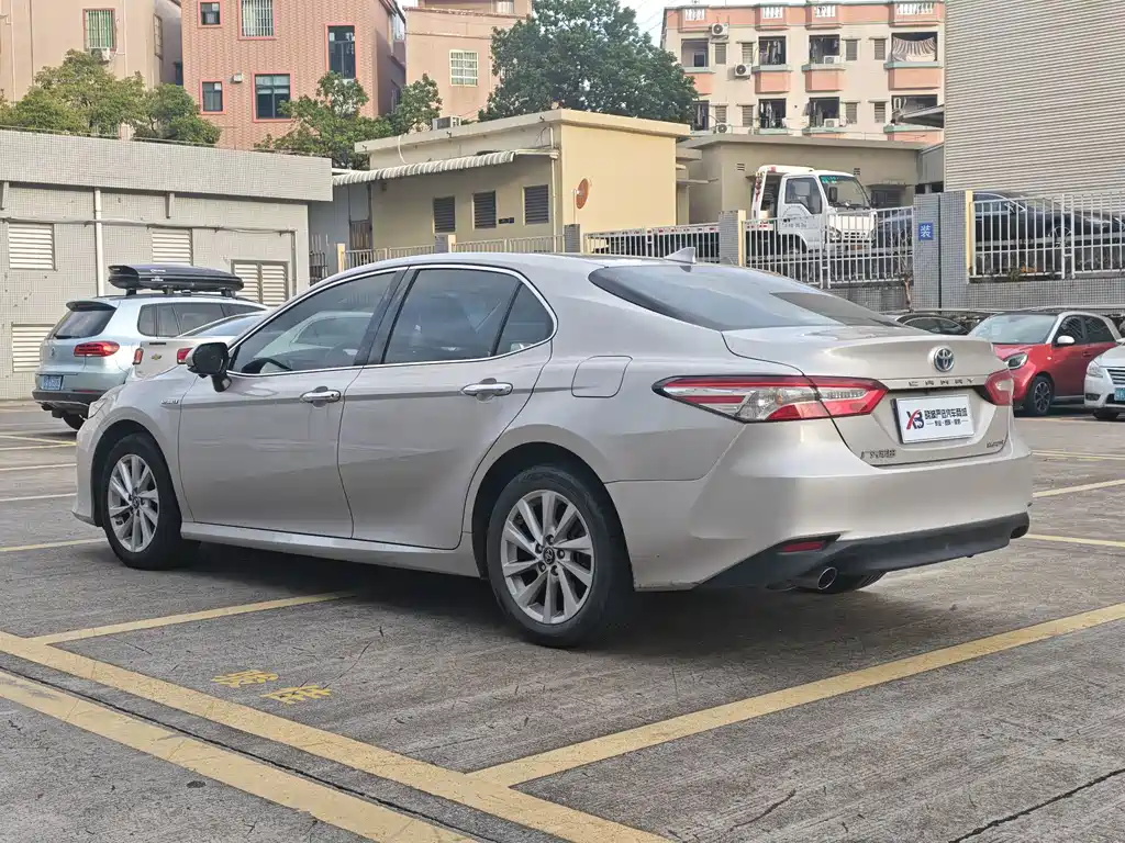 Toyota Camry 2021 — фото 5