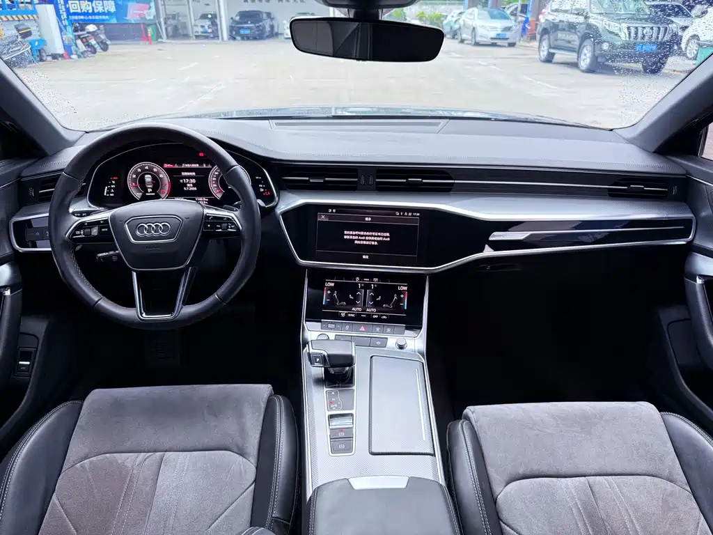 Audi A6L 2022