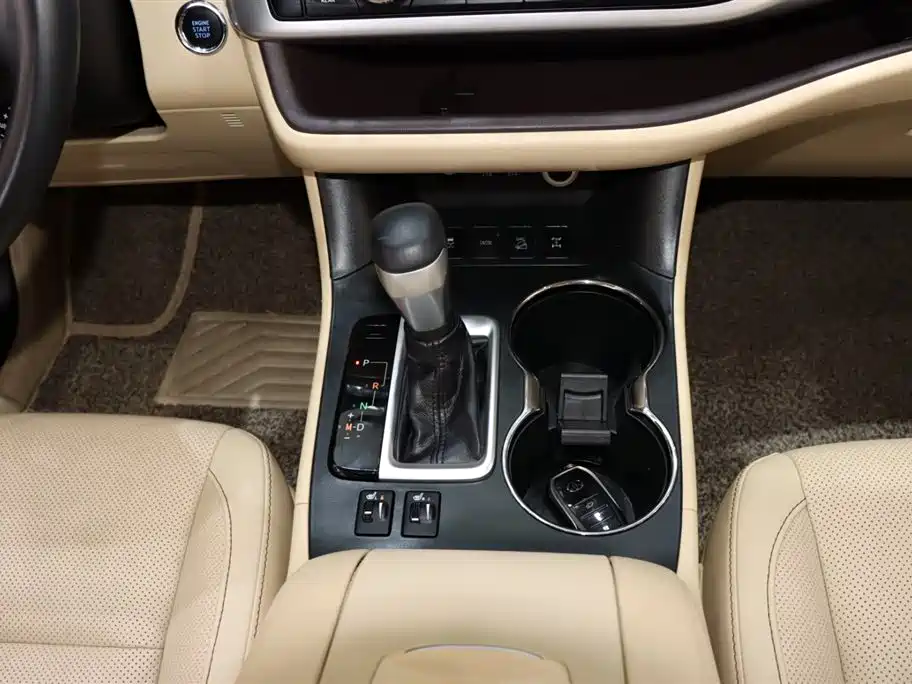 Toyota Highlander 2018 — фото 15