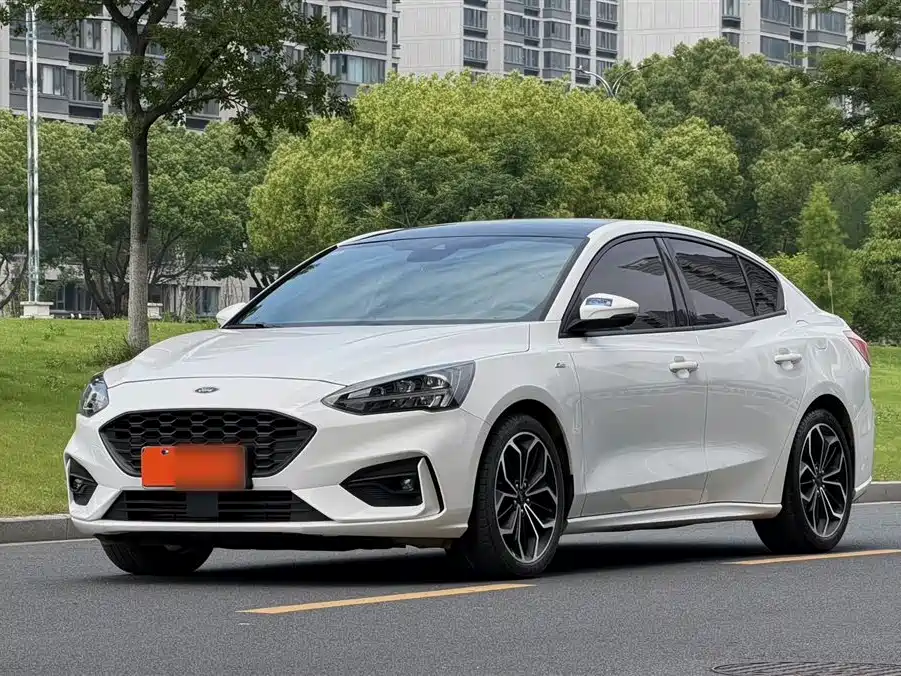 Ford Focus 2021 — фото 22