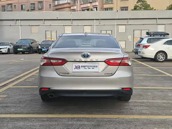 Toyota Camry 2021