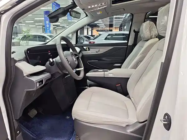 Buick GL8 2025