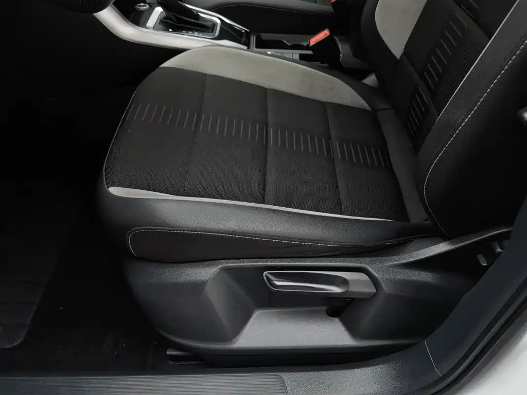 Volkswagen T-Roc 2021 — фото 20