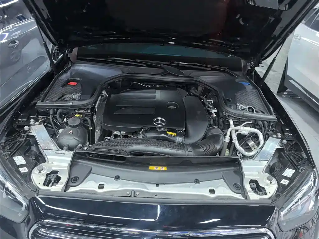 Mercedes-Benz E-Class 2023 — фото 10