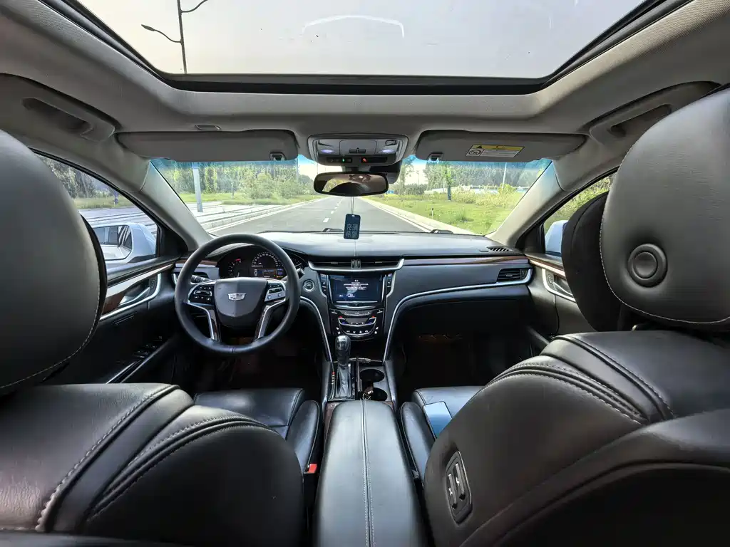 Cadillac XTS 2016 — фото 16