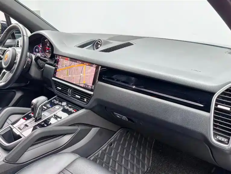 Porsche Cayenne 2020 — фото 10