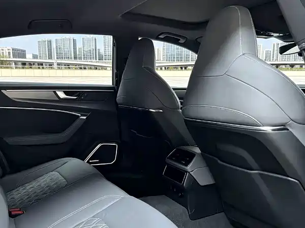 Audi A7L 2024