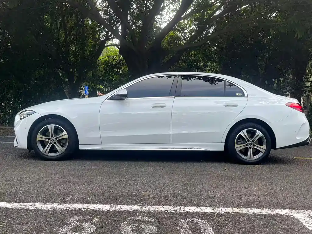 Mercedes-Benz C-Class 2022 — фото 11