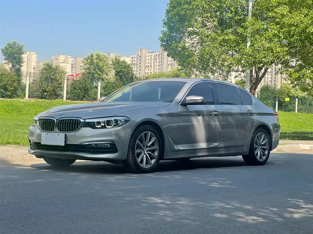 BMW 5 Series 2018 — фото 2