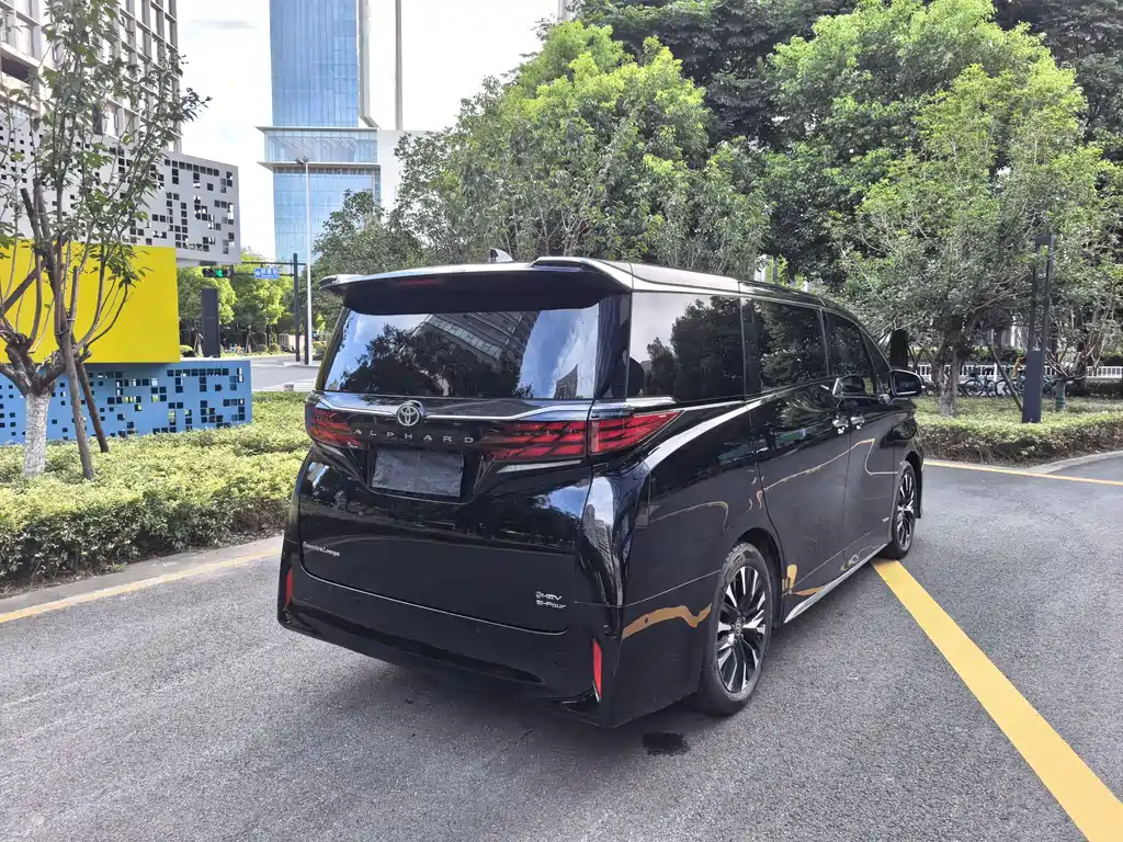 Toyota Alphard 2024 — фото 17