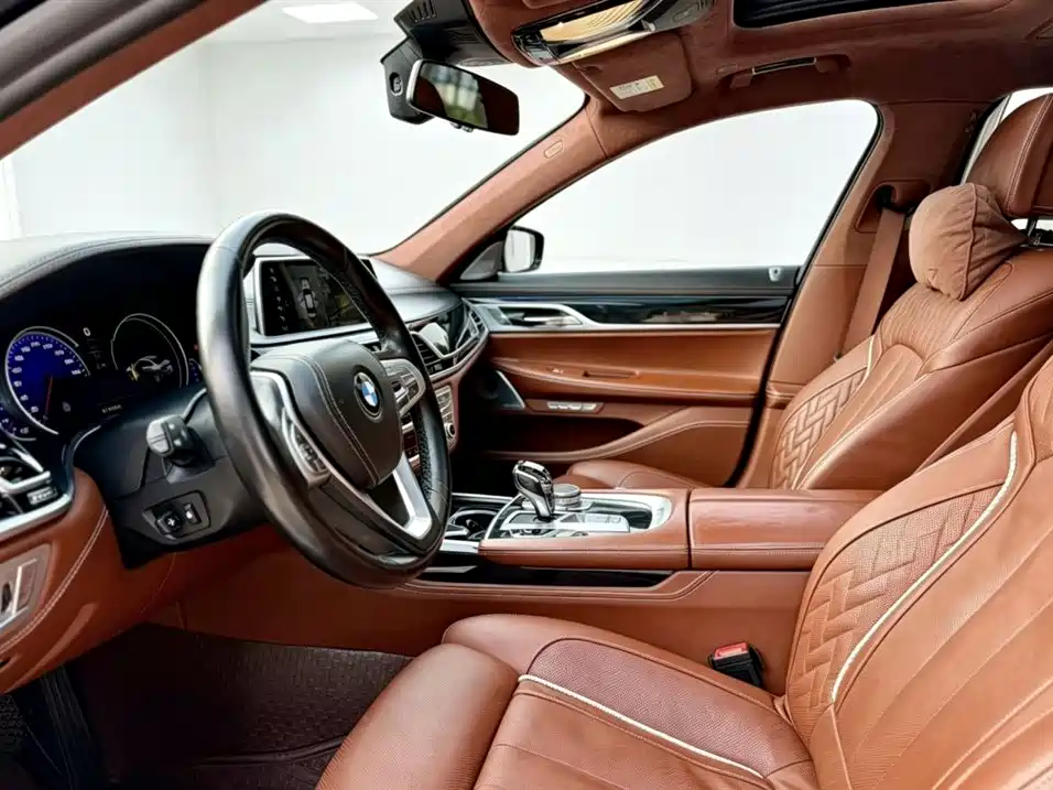 BMW 7 Series 2017 — фото 4