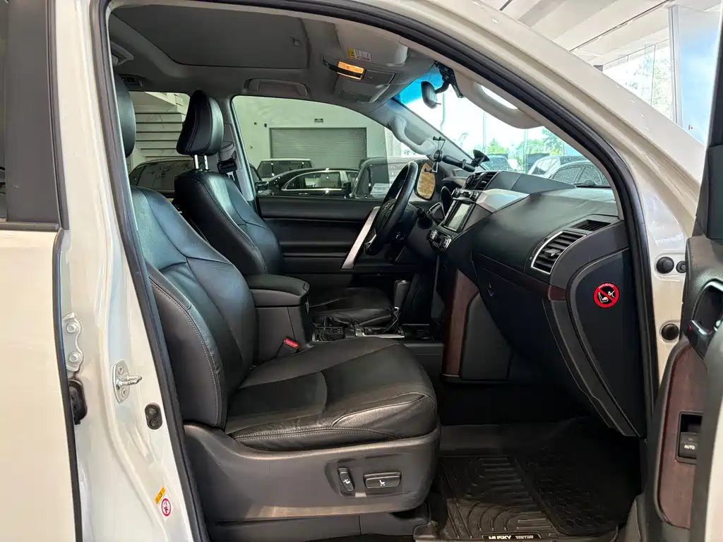 Toyota Prado 2017 — фото 16