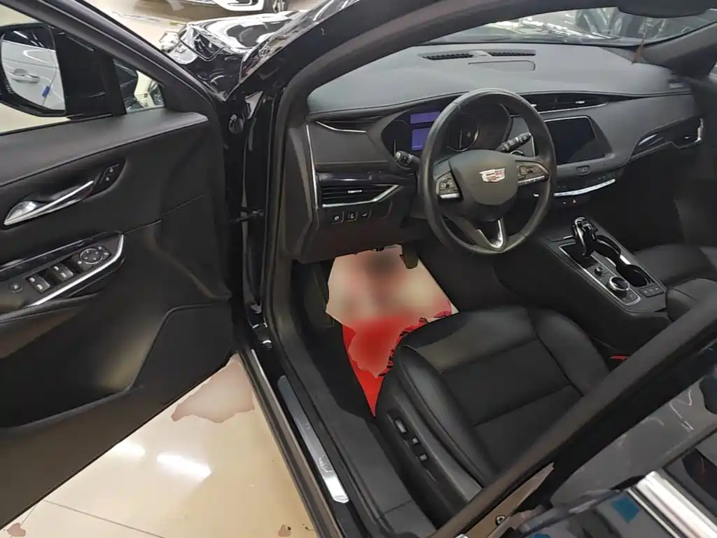 Cadillac XT4 2021 — фото 12