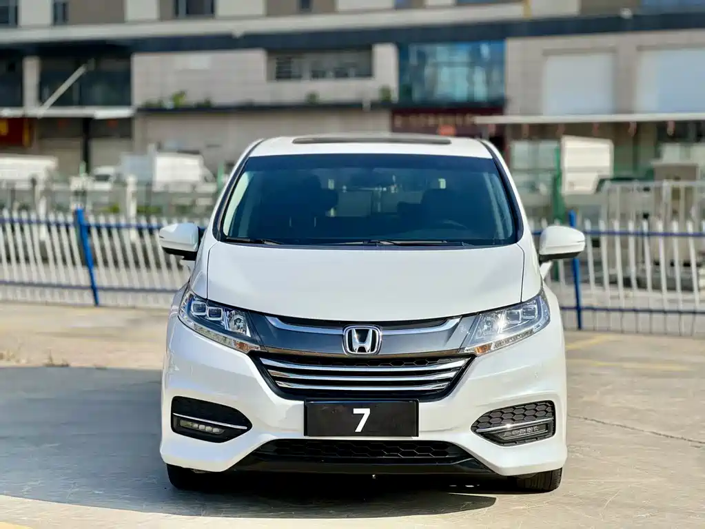 Honda Odyssey 2018 — фото 9