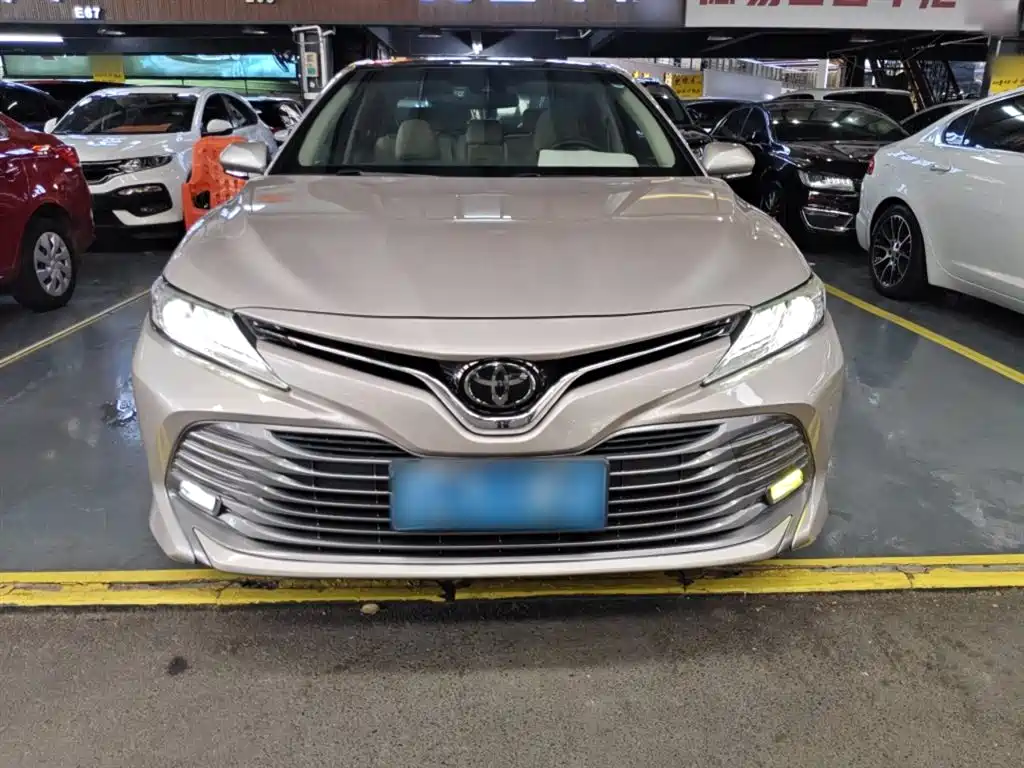 Toyota Camry 2018 — фото 3