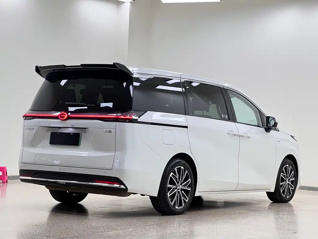 GAC Motor E8 PHEV 2024 — фото 7