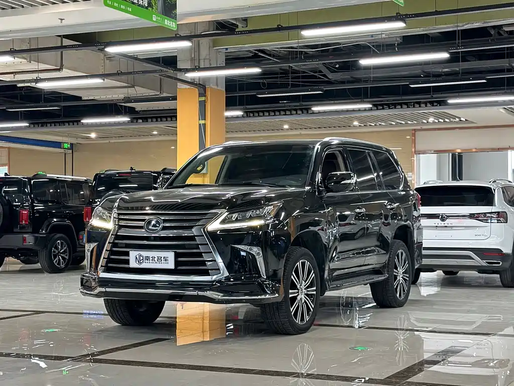 Lexus LX 2020 — фото 1