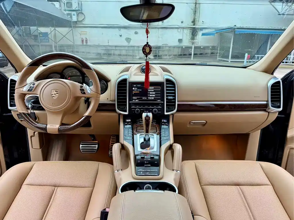 Porsche Cayenne 2011