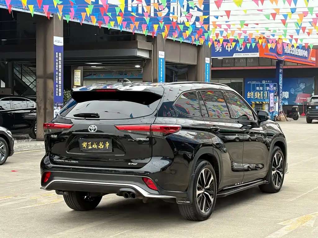 Toyota Crown Kluger 2023 — фото 19