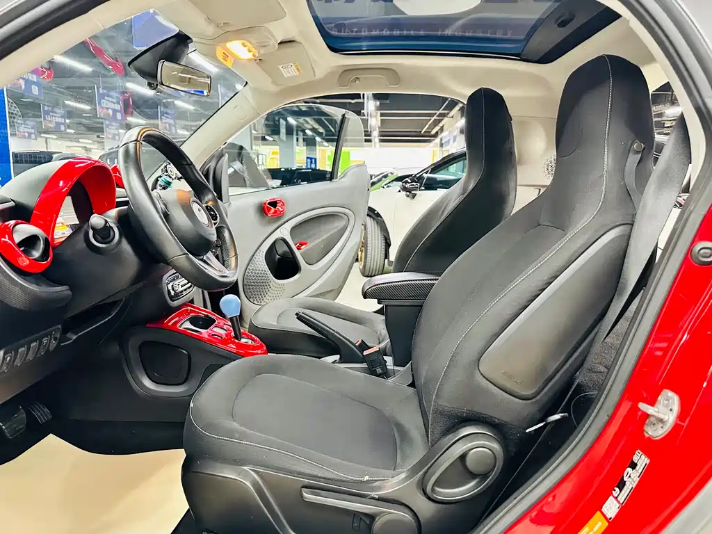 smart Fortwo 2017 — фото 17