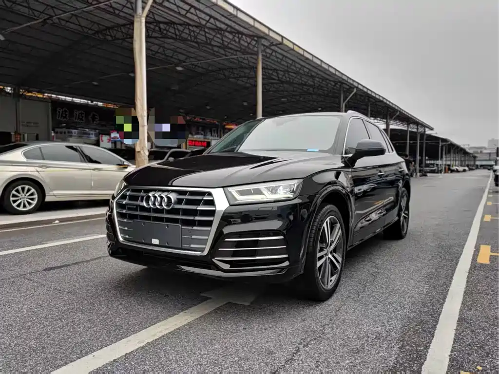 Audi Q5L 2019 — фото 1