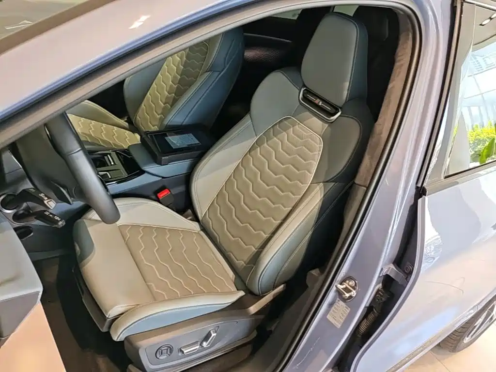 Audi Q6L e-tron 2025 — фото 15