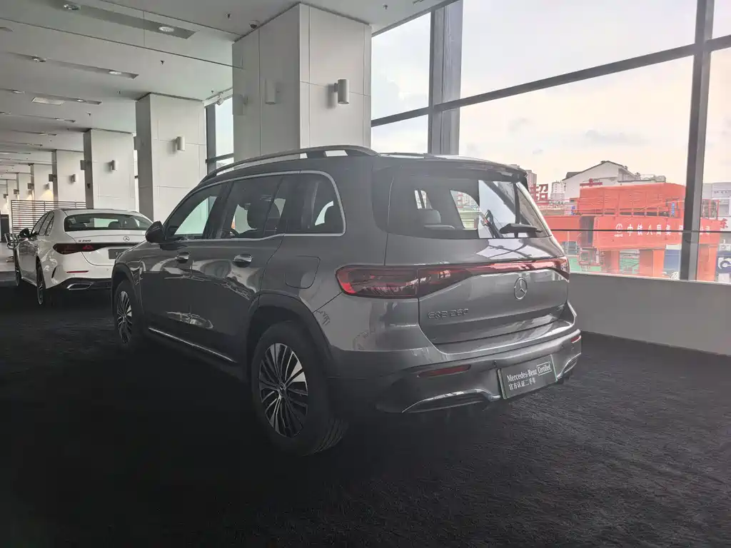 Mercedes-Benz EQB 2025 — фото 4