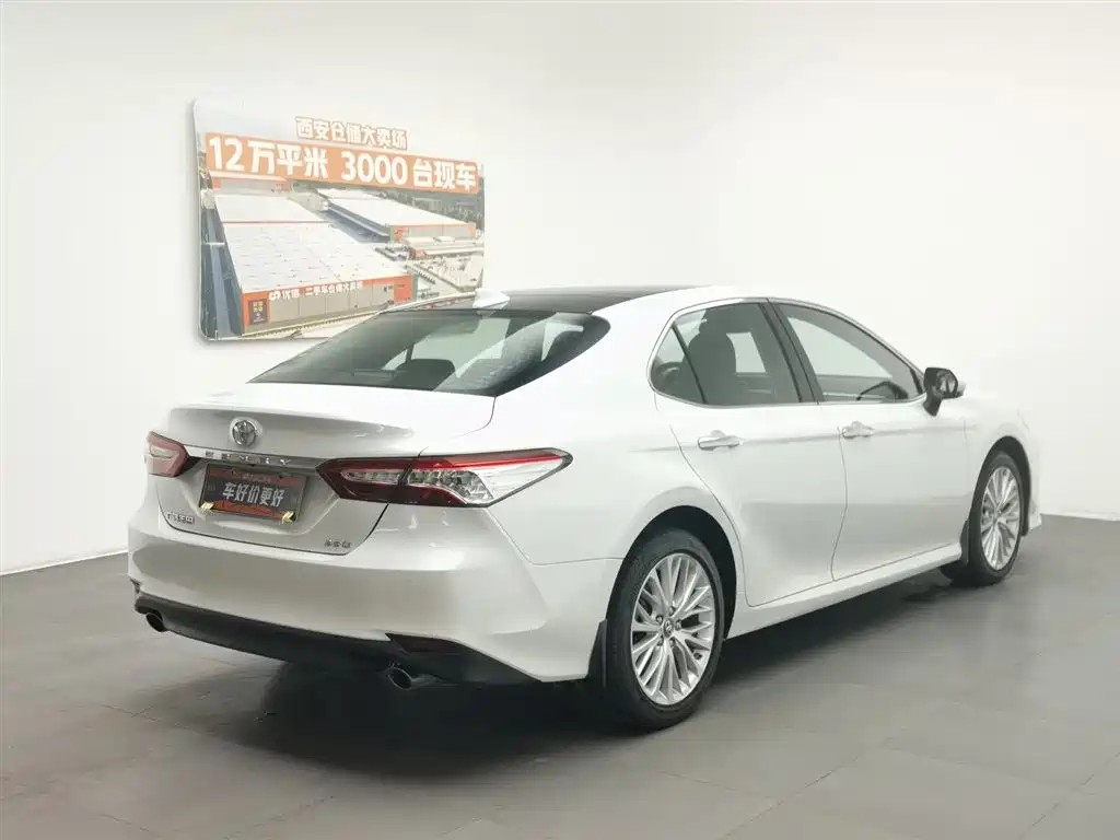 Toyota Camry 2020 — фото 2