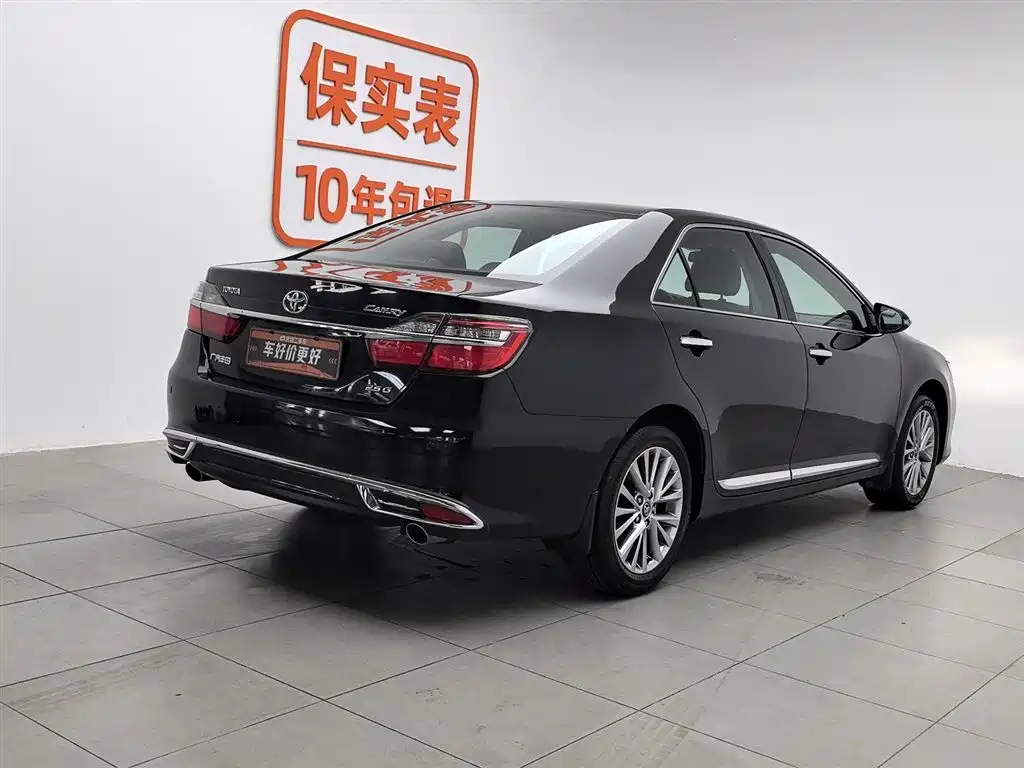 Toyota Camry 2017 — фото 2