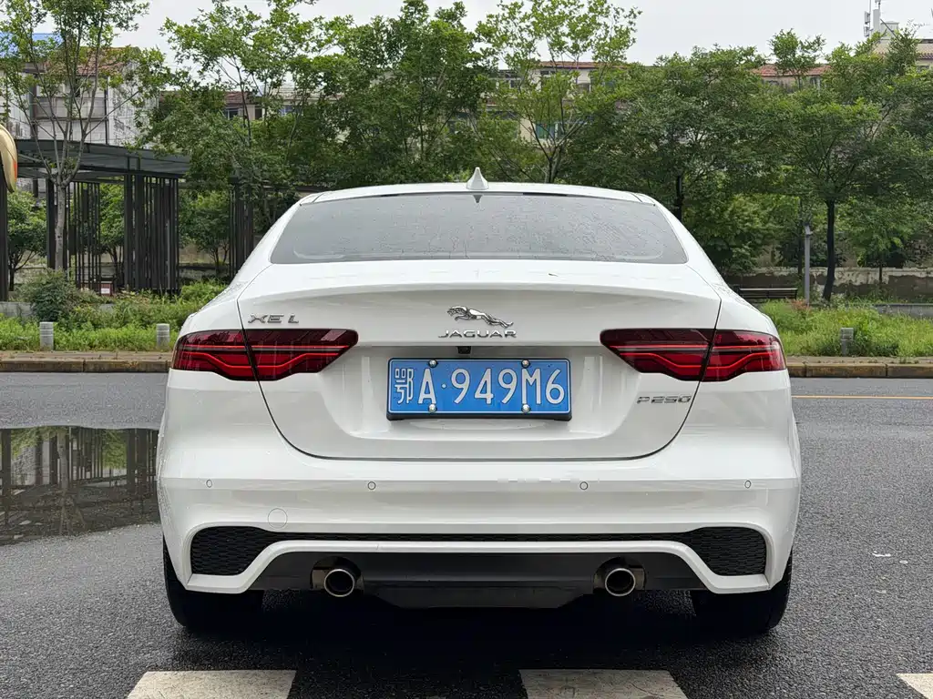 Jaguar XEL 2021 — фото 12