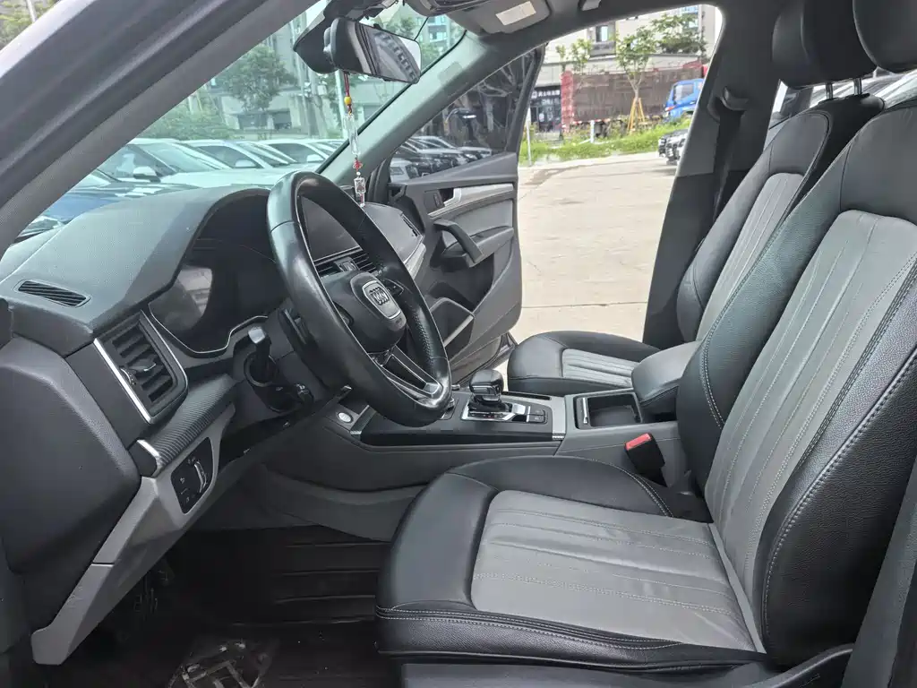 Audi Q5L 2018 — фото 14