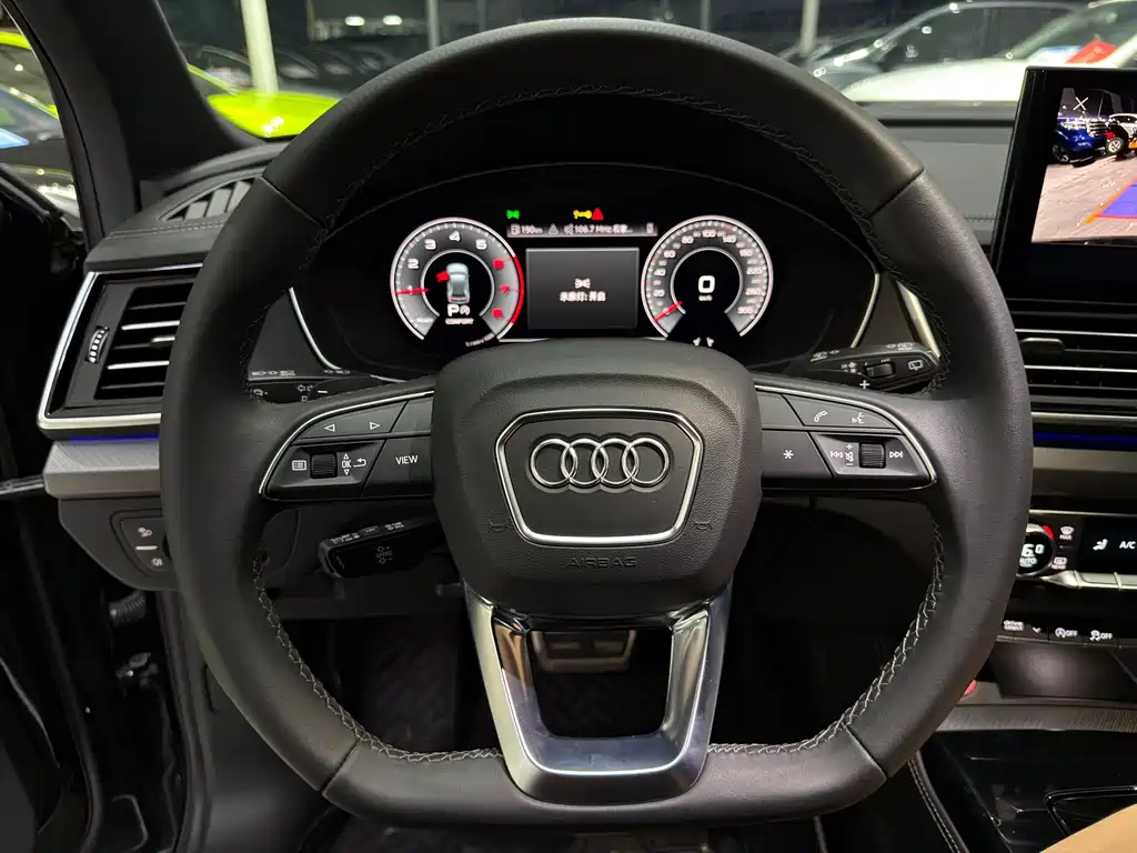 Audi Q5L 2025 — фото 10