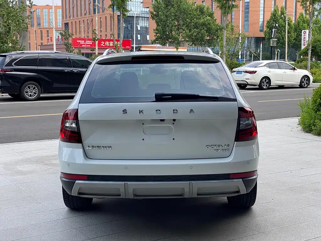 Skoda Octavia 2020 — фото 8
