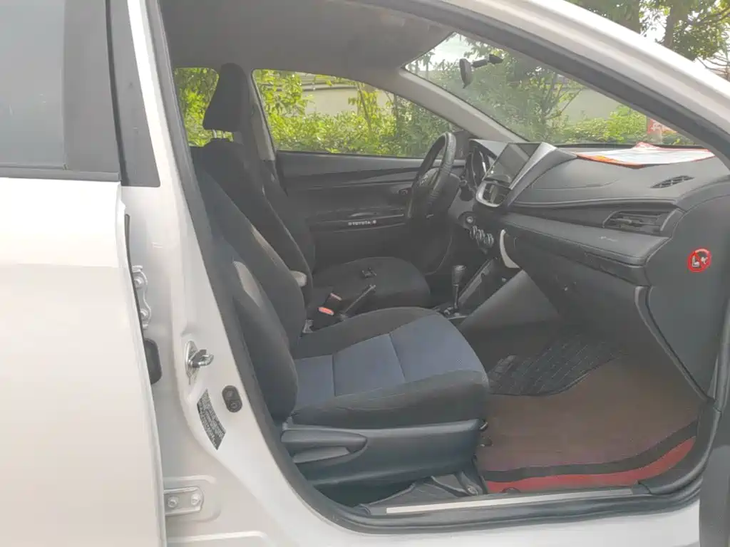 Toyota Yaris L 2018 — фото 25