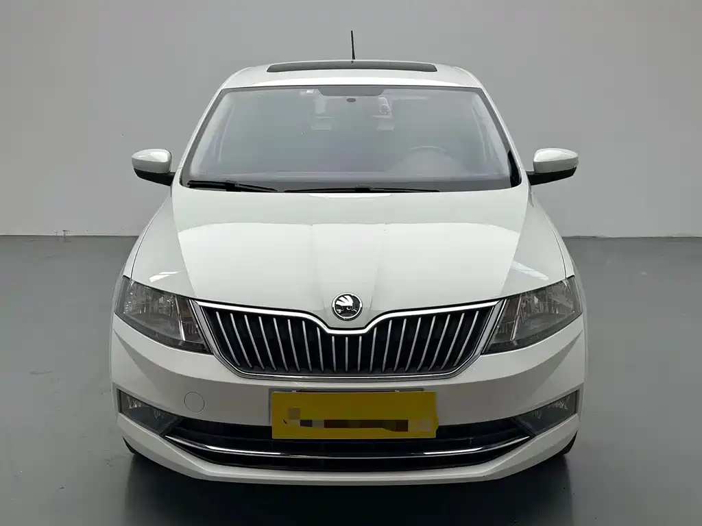 Skoda Rapid Spaceback 2018 — фото 2