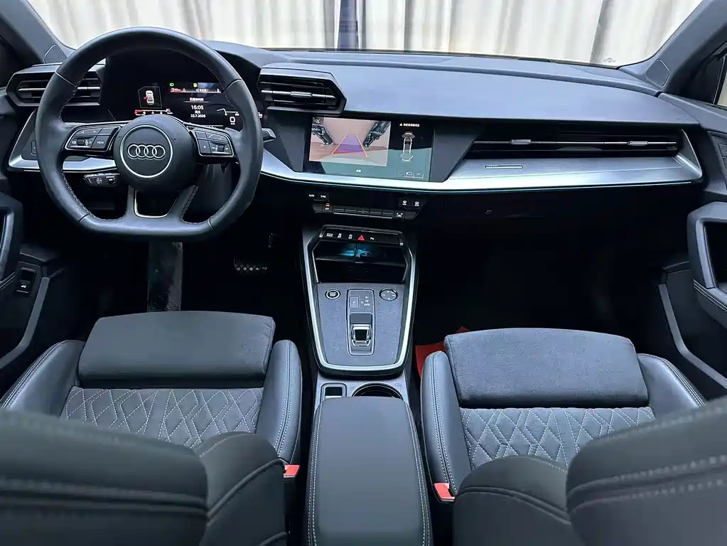 Audi A3 2023 — фото 18