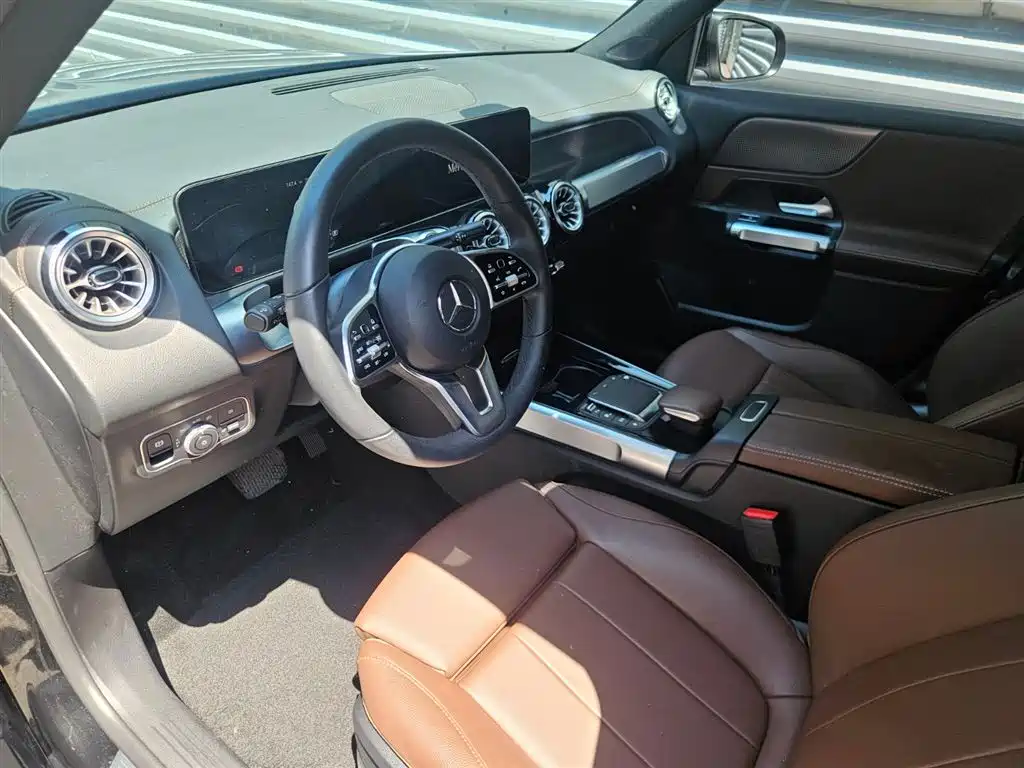 Mercedes-Benz GLB 2023 — фото 11