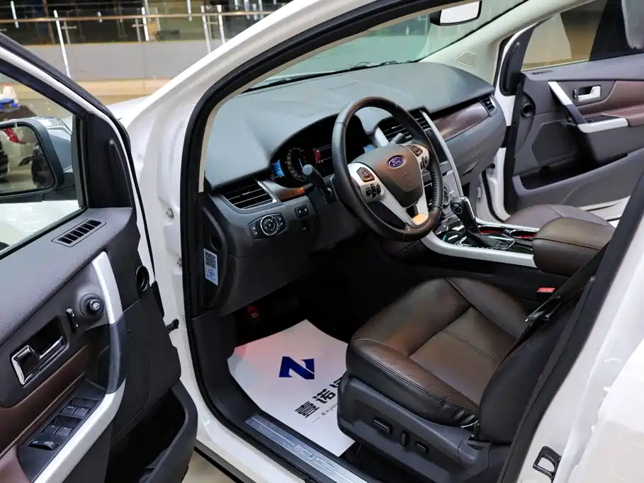 Ford Edge 2015 — фото 16