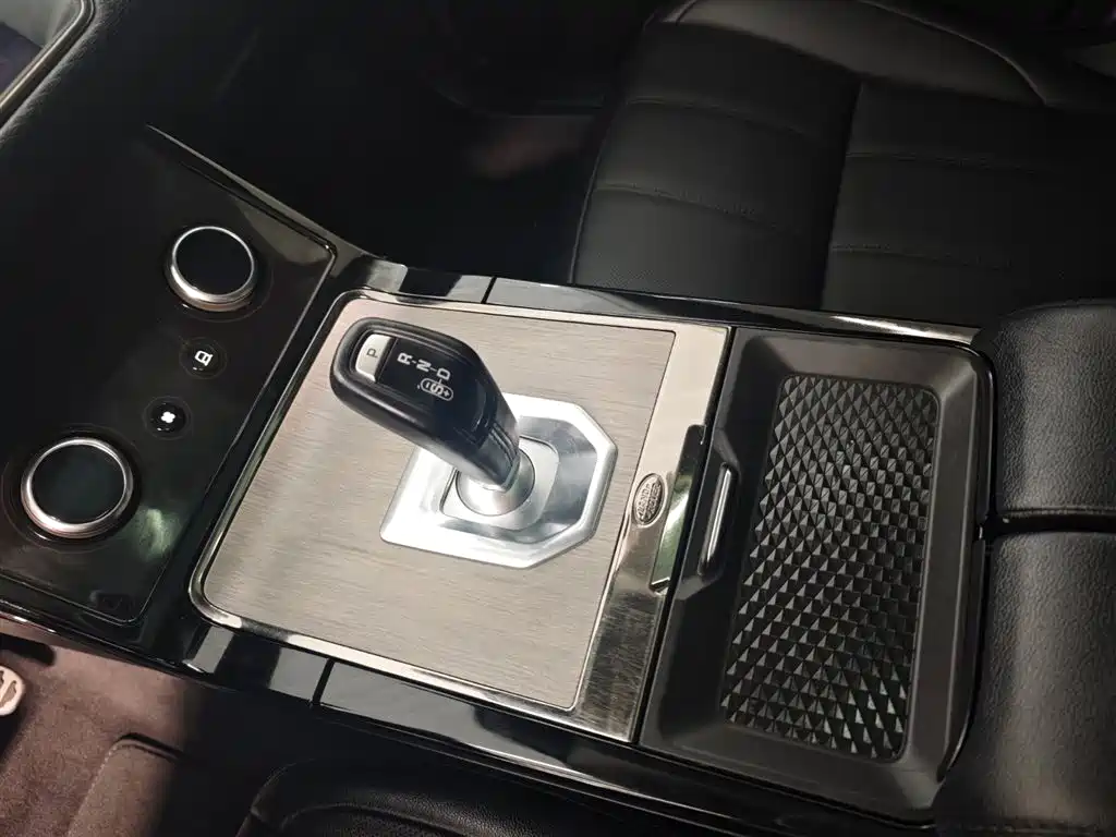 Land Rover Evoque 2022 — фото 19