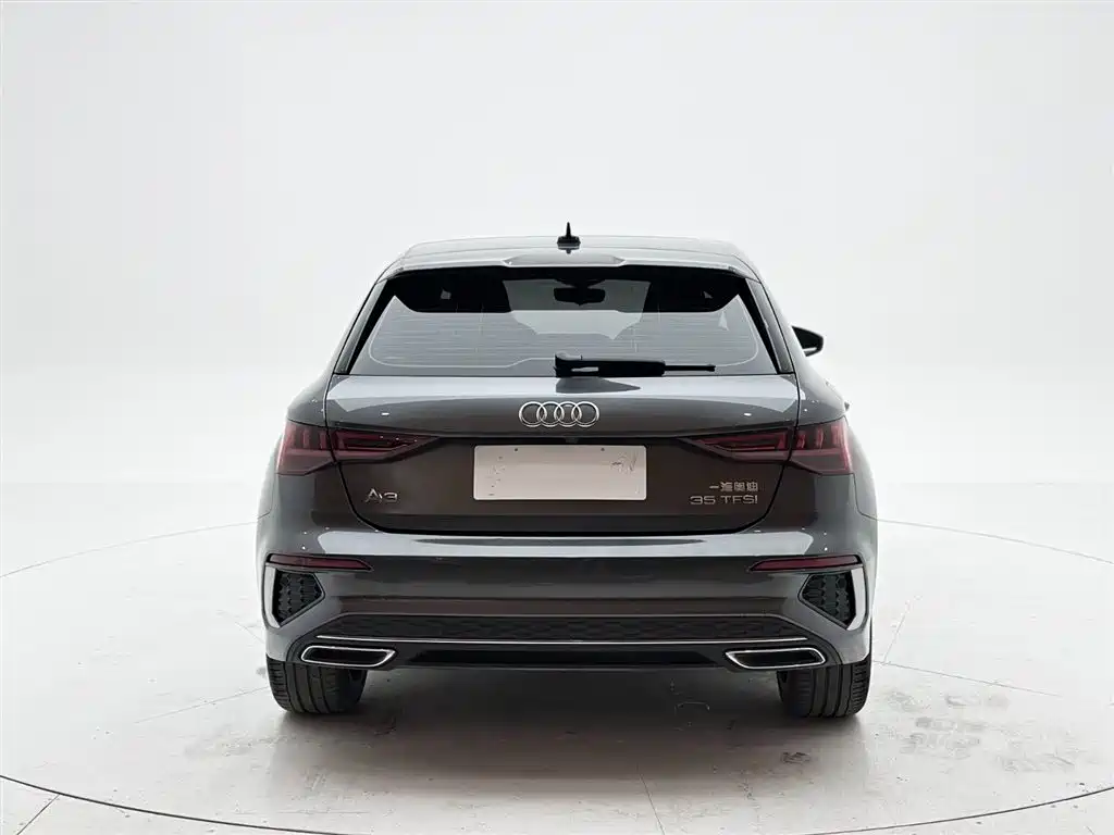 Audi A3 2023 — фото 5