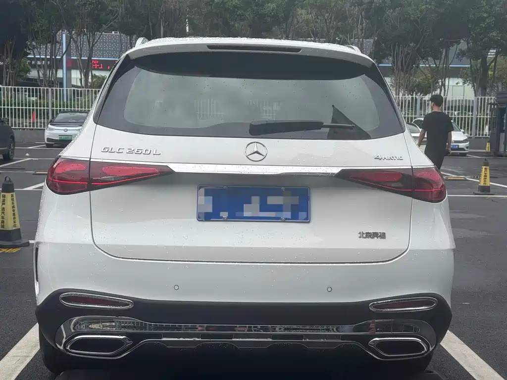 Mercedes-Benz GLC 2025