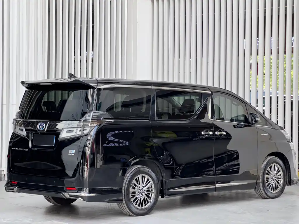 Toyota Vellfire 2022 — фото 4