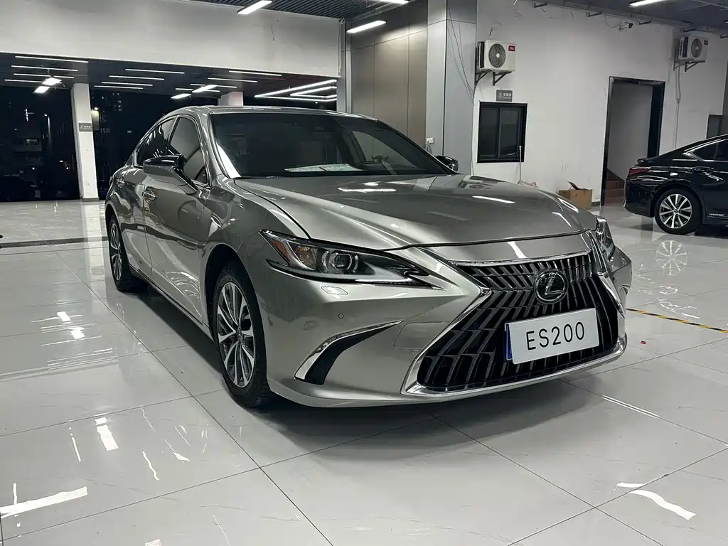 Lexus ES 2024 — фото 1