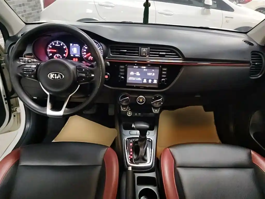 Kia KX Cross 2018 — фото 10