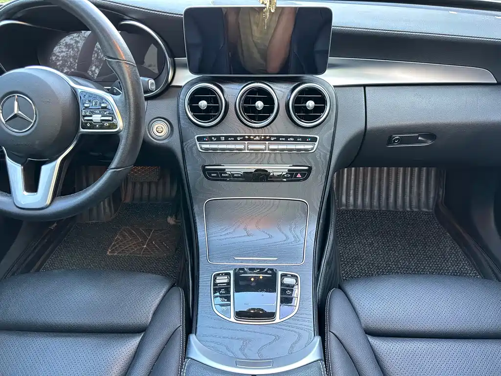 Mercedes-Benz C-Class 2019 — фото 17