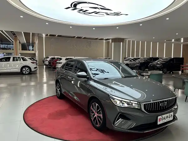 Geely Emgrand 2022