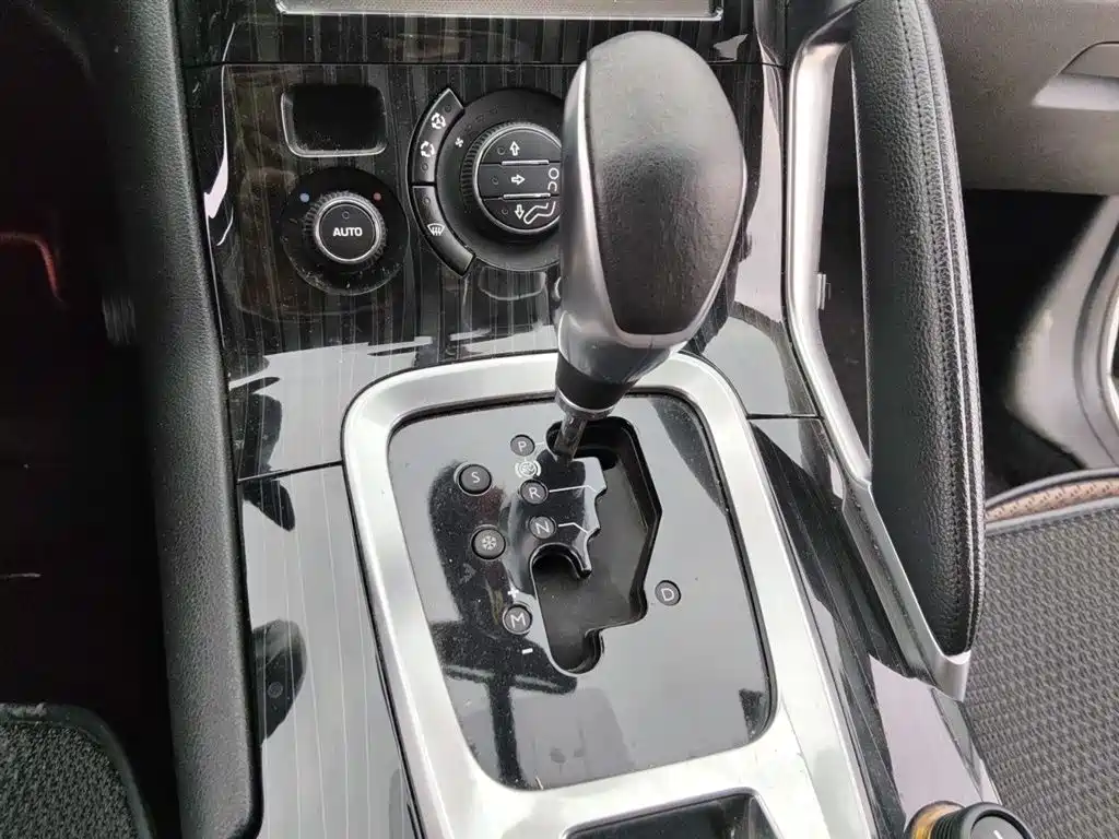 Peugeot 3008 2015 — фото 10